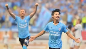 火狐体育app-武汉三镇关键时刻单刀错失，志在荷甲名次提升，悬念犹存，赛程密集仍需轮换(荷甲赛程安排)